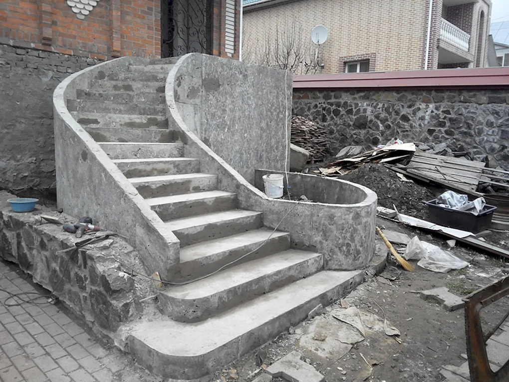 Наружный лестница из бетона
