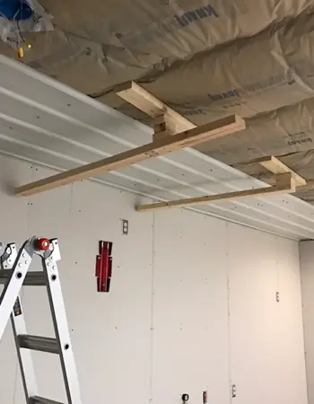 Подшивка потолка в гараже